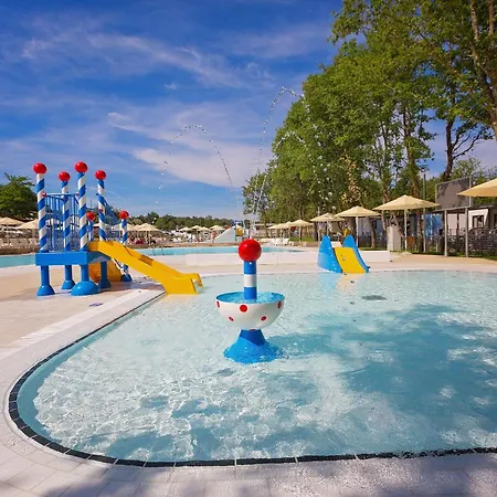 Eurocamp Mobile Homes At Campsite Bijela Uvala פורץ