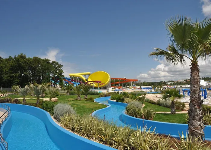 Eurocamp Mobile Homes At Campsite Bijela Uvala База отдыха Пореч