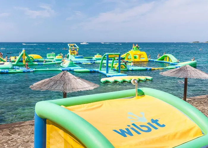 Eurocamp Mobile Homes At Campsite Bijela Uvala * Пореч