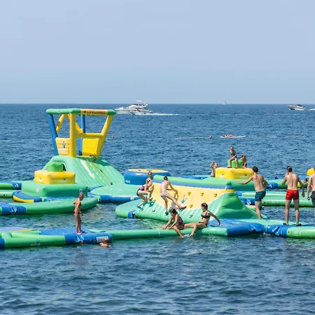 Eurocamp Mobile Homes At Campsite Bijela Uvala Ferienpark Poreč