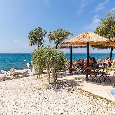 Eurocamp Mobile Homes At Campsite Bijela Uvala