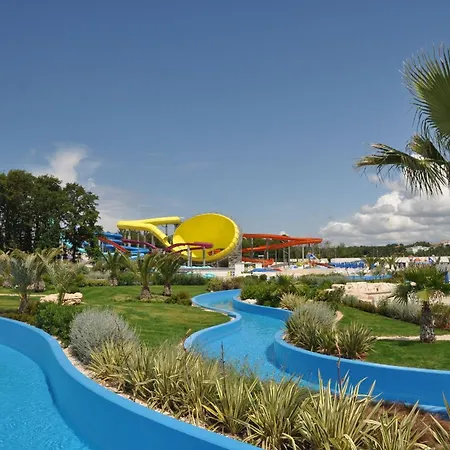 Eurocamp Mobile Homes At Campsite Bijela Uvala Vakantiepark Poreč