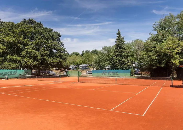 Üdülőpark Eurocamp Mobile Homes At Campsite Bijela Uvala