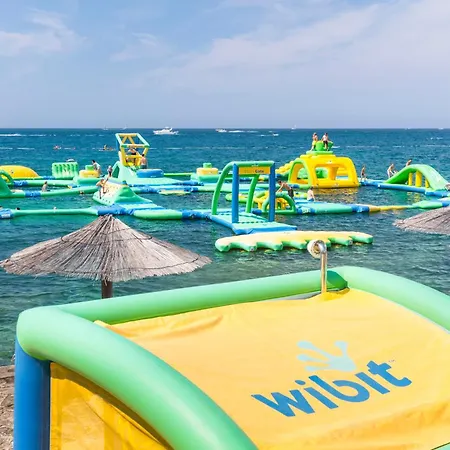 Eurocamp Mobile Homes At Campsite Bijela Uvala * Пореч